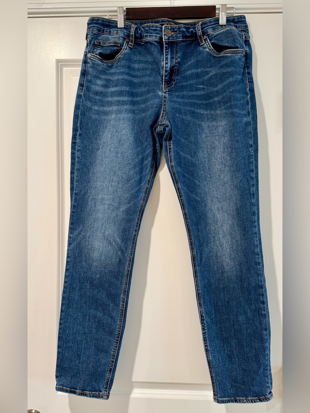 Kut from the Kloth Slouchy Boyfriend Jean
